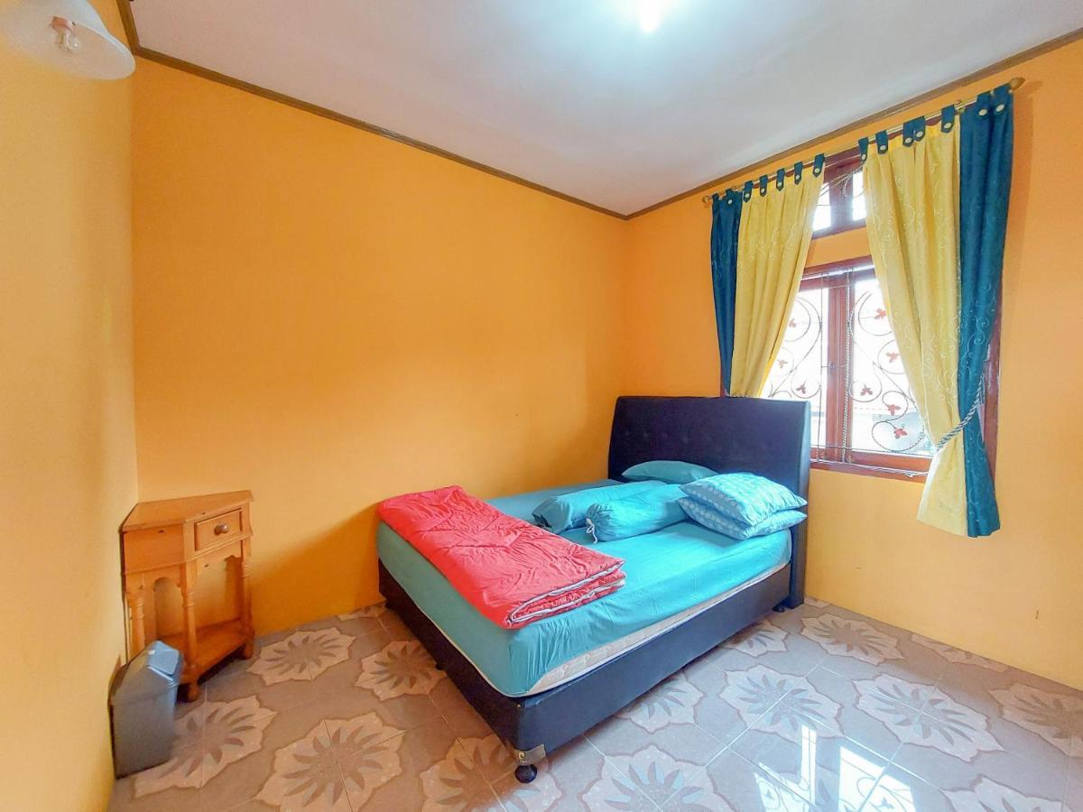 Villa Samsu By Puncak Holiday Cianjur Exterior foto
